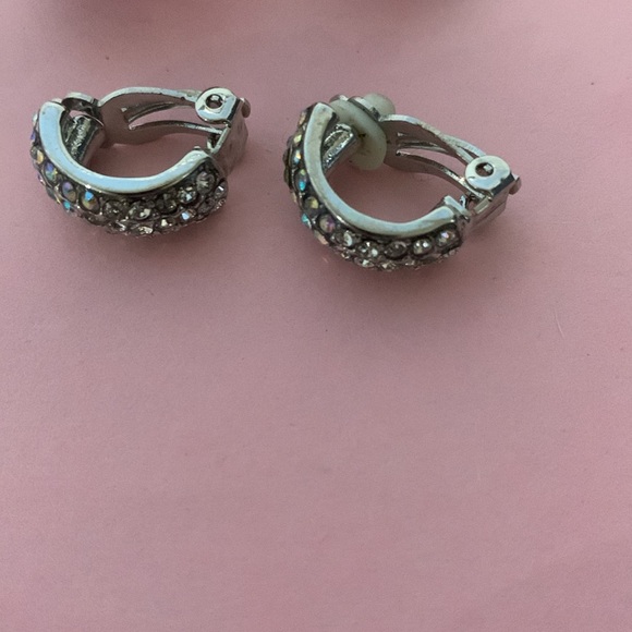 Two pairs clip on style earrings - Picture 3 of 6